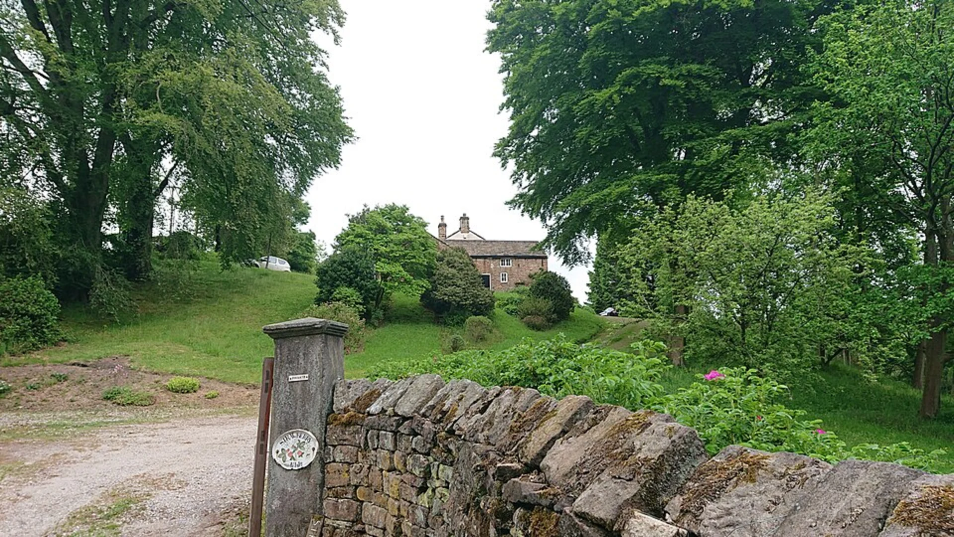 An image depicting the trail Mellor Mill Dig SIte and Roman Lakes Loop and its surrounding area.