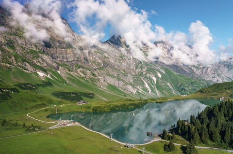 An image depicting the trail Lake Trubsee Loop Trail and its surrounding area.