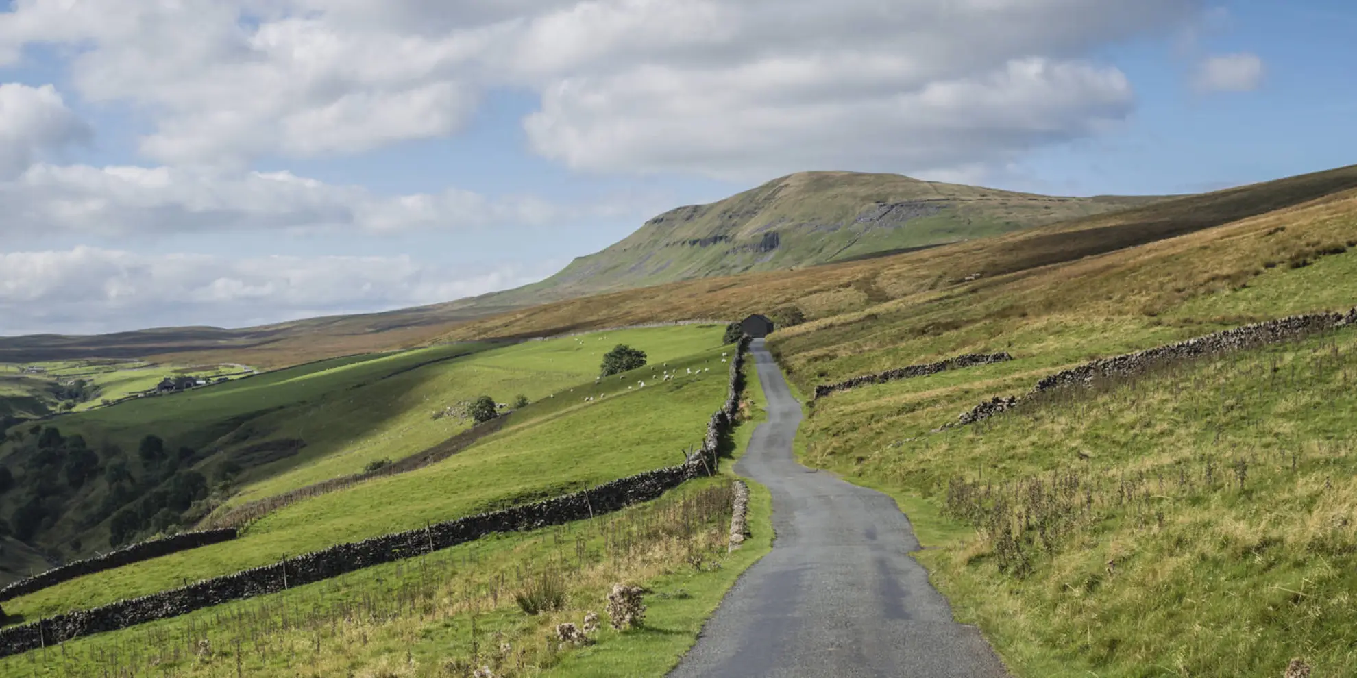 An image depicting the trail Cosh and Foxup from Halton Gill and its surrounding area.