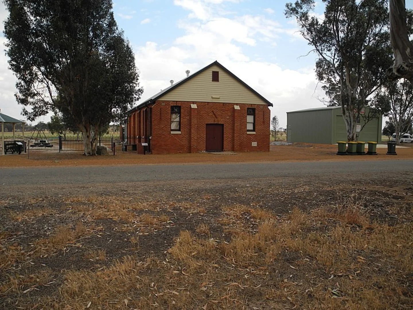 An image depicting the trail Greenhills Heritage Trail - York and its surrounding area.