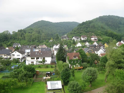 An image depicting the trail Nideggen-Brück and Abenden Loop and its surrounding area.
