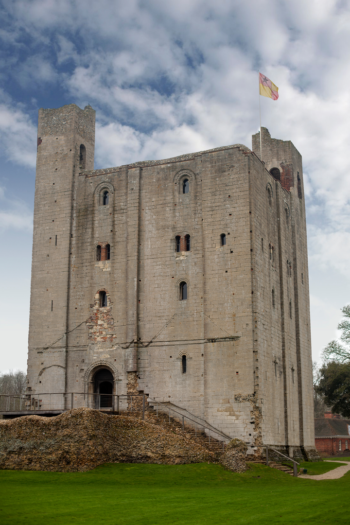 An image depicting the trail Colne Valley - Essex Way and its surrounding area.