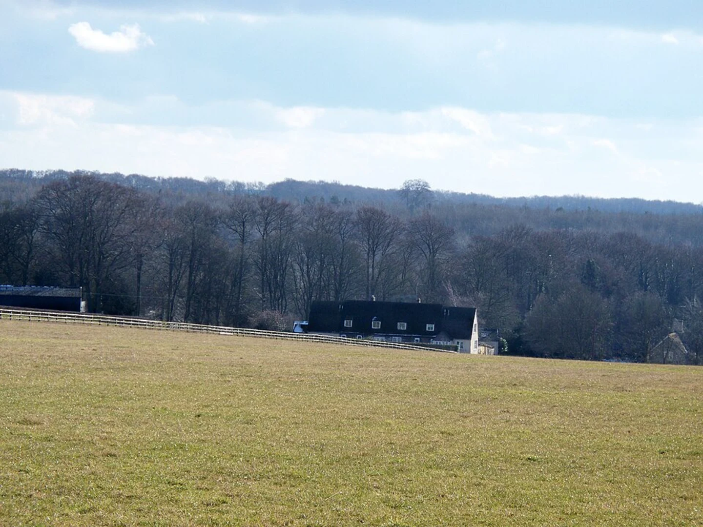 An image depicting the trail Churchill Country Park Loop and its surrounding area.