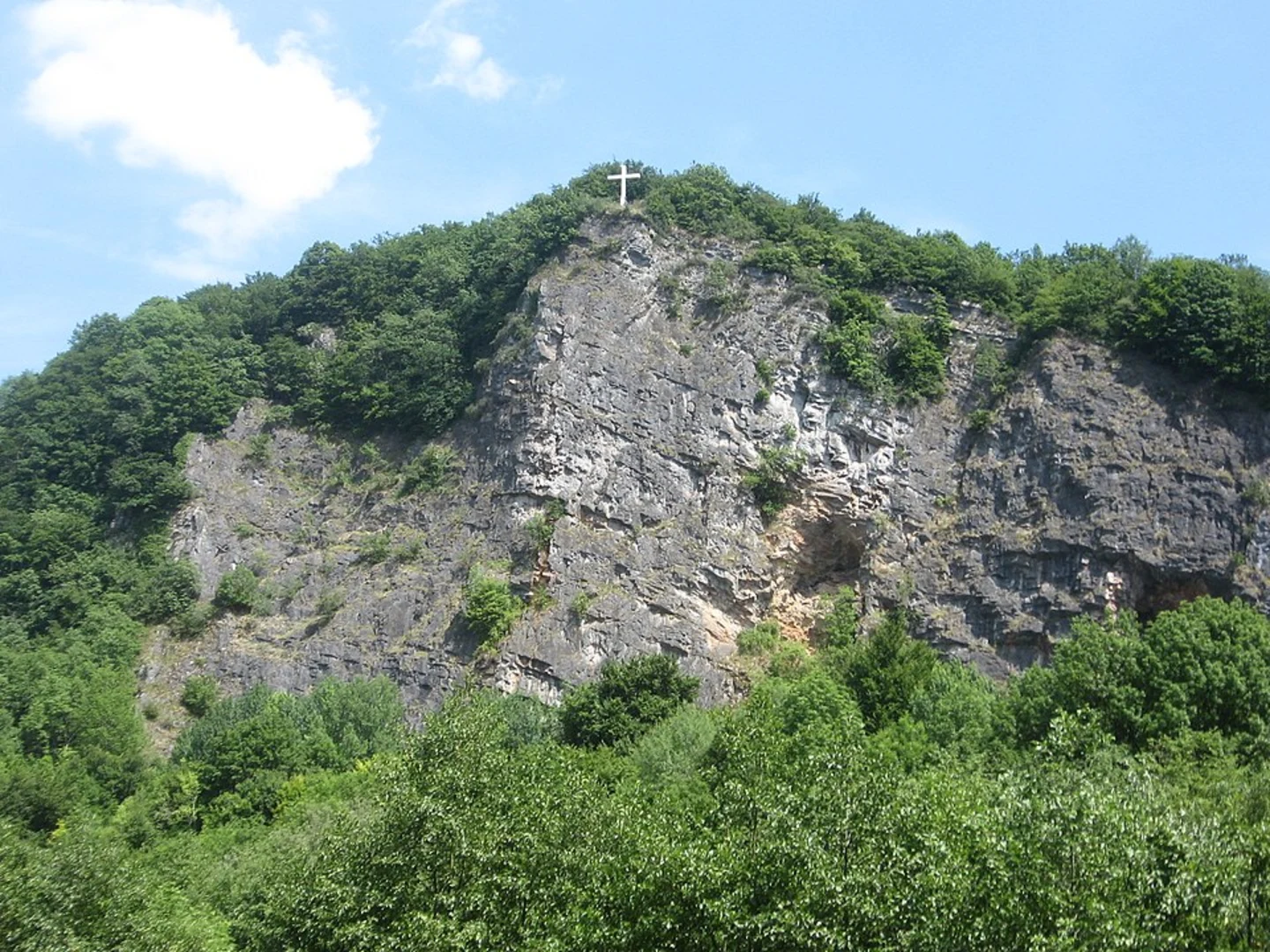 An image depicting the trail Hirschkaeferweg Koenigsberg and Kelten Erlebnisweg and its surrounding area.