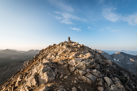 An image depicting the trail North Apostle via Lake Ann Trail to Three Apostles Trail and its surrounding area.