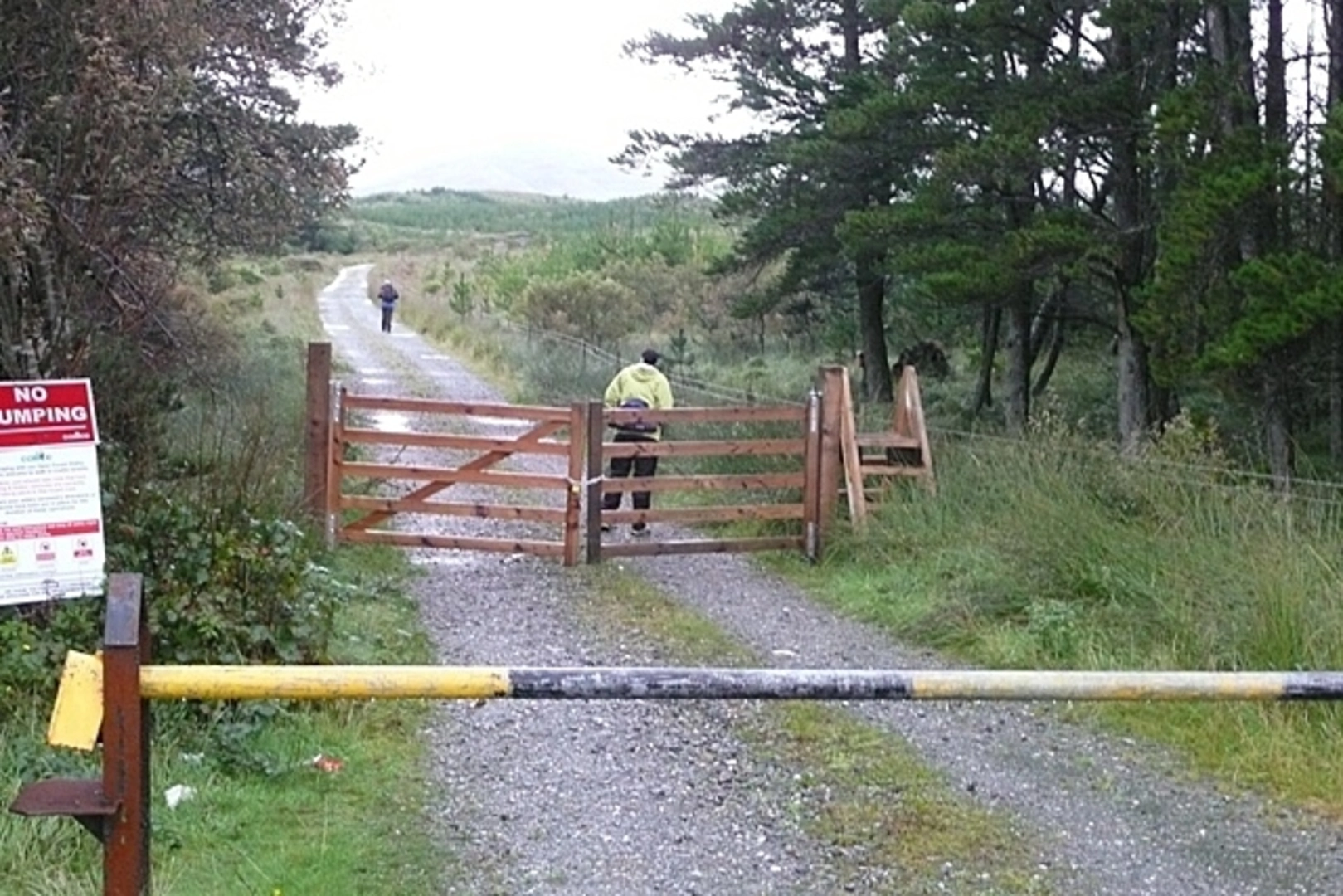 An image depicting the trail Binn Fraoigh and Muckanaght and its surrounding area.