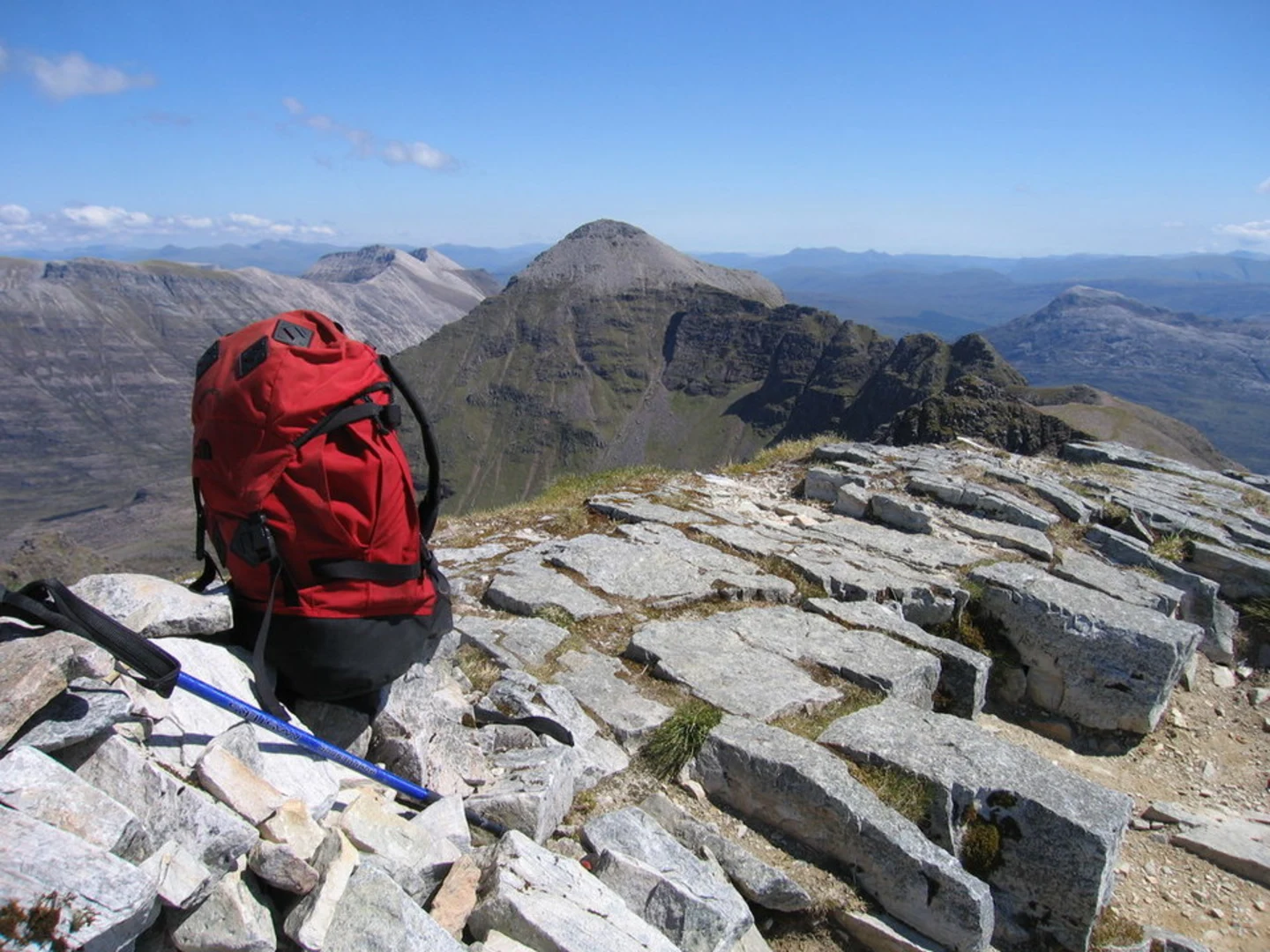 An image depicting the trail Mullach an Rathain Trail - Liathach and its surrounding area.