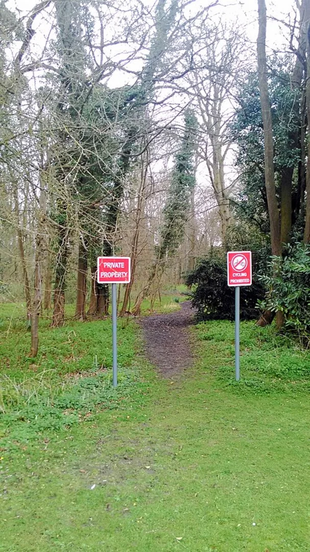 An image depicting the trail Woodland Plantation and Antonie Spinney Loop and its surrounding area.