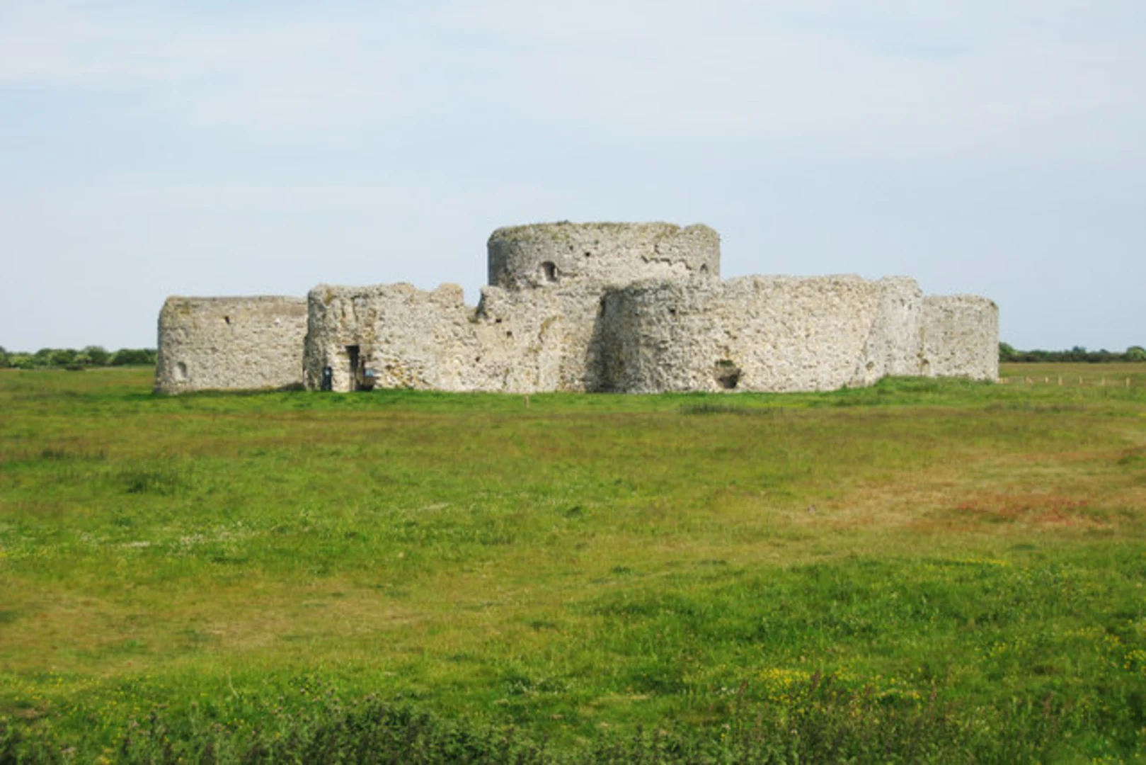 An image depicting the trail Rye Harbour Nature Reserve and Ken Halpin Hide Walk and its surrounding area.