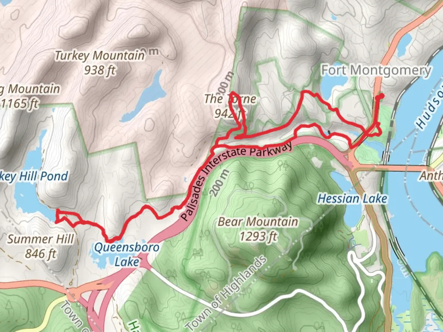 An image depicting the trail The Torne via Popolopen Gorge Trail and its surrounding area.
