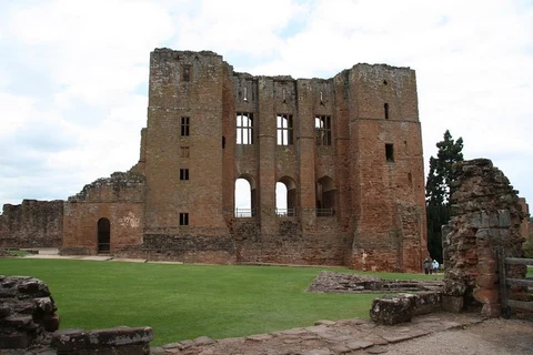 Honiley, Beausale and Kenilworth Loop via Kenilworth Castle