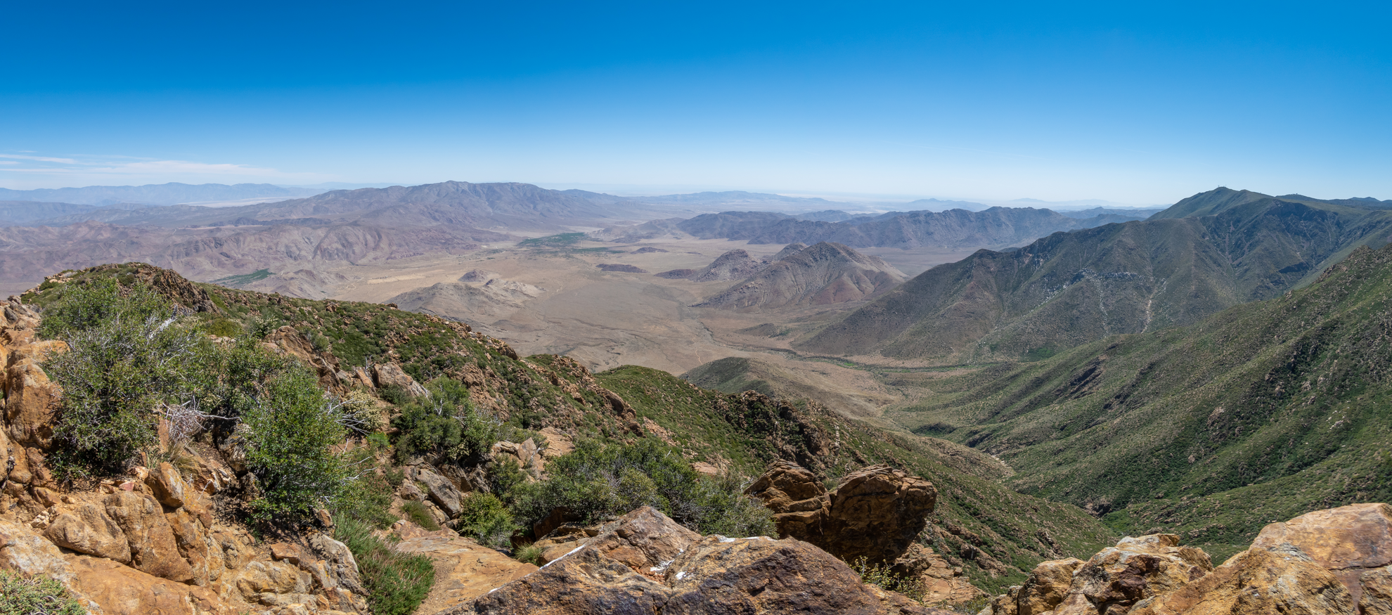 An image depicting the trail Garnet Peak via Pacific Crest Trail and its surrounding area.