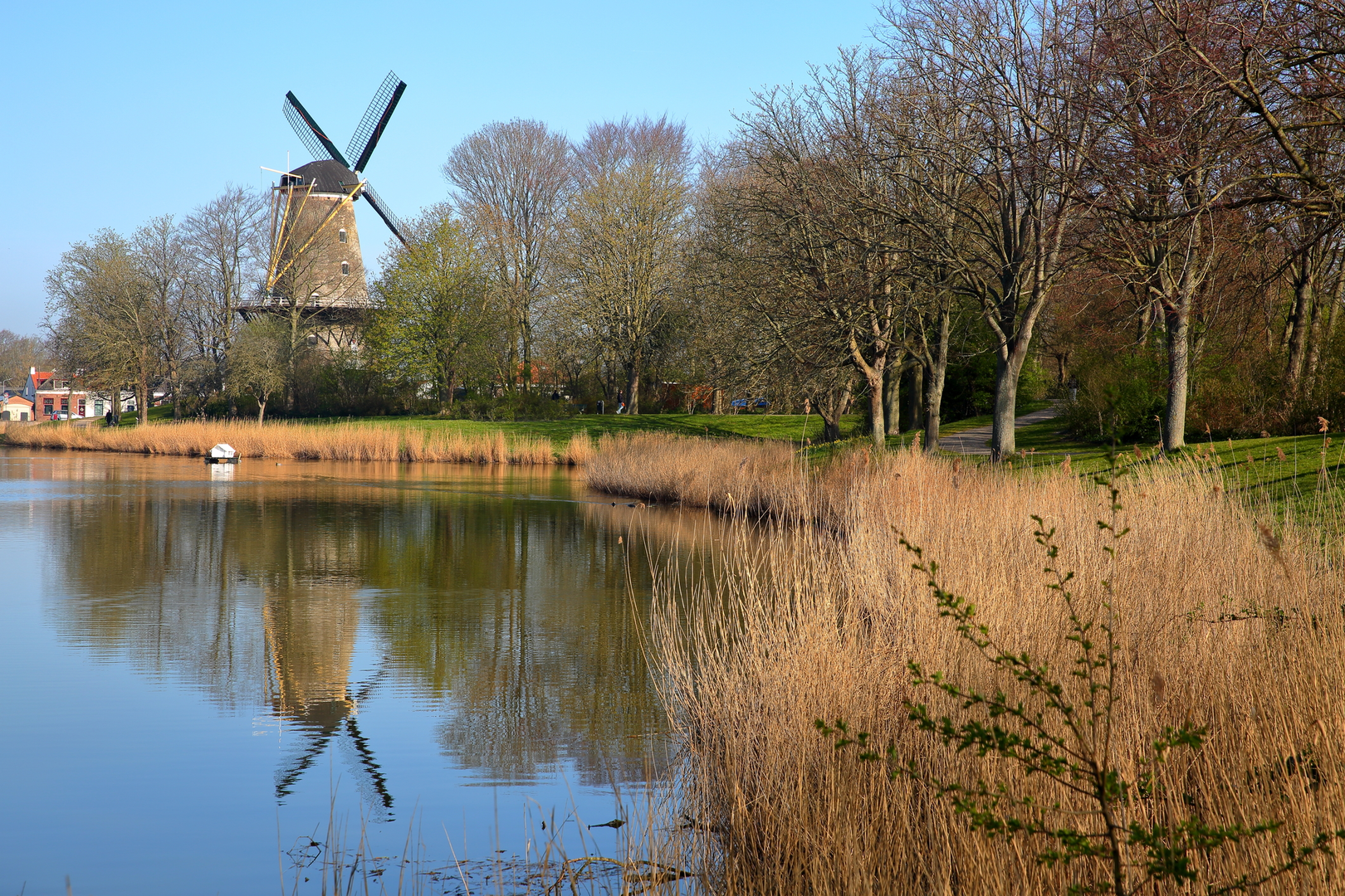 An image depicting the trail Molenwater Park, De Seismolen and De Hoop via Noordbolwerk and its surrounding area.