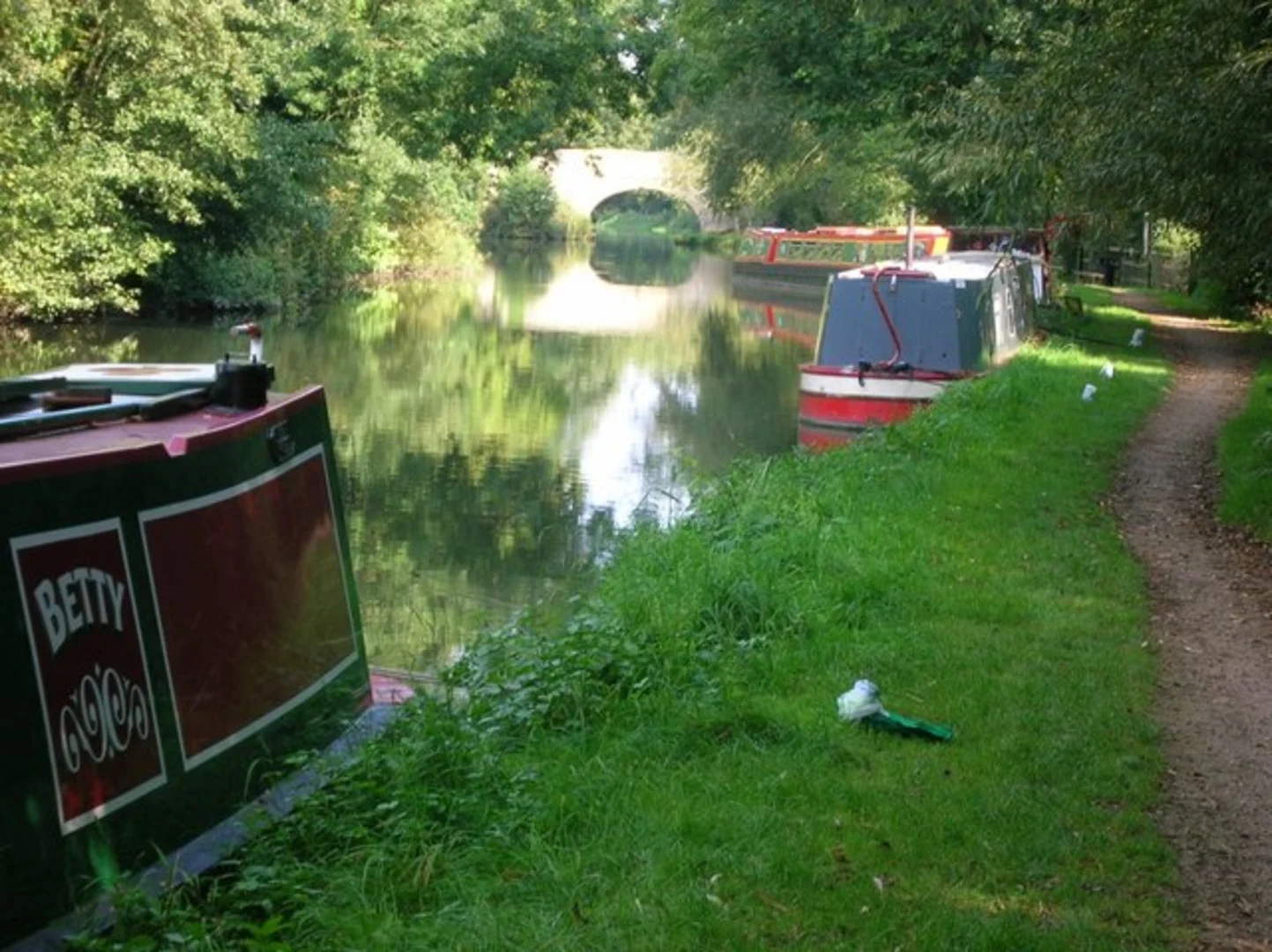 An image depicting the trail Southcote Linear Park, Holybrook Linear Park and River Kennet Loop and its surrounding area.