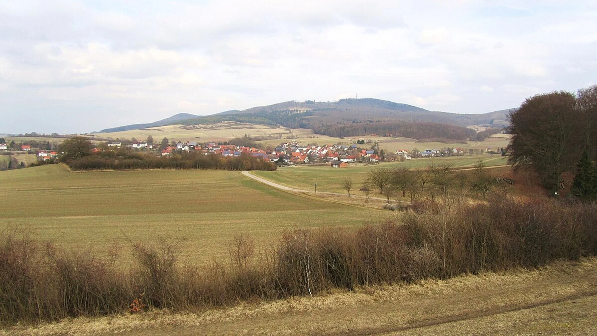 An image depicting the trail Tessin Loop and its surrounding area.