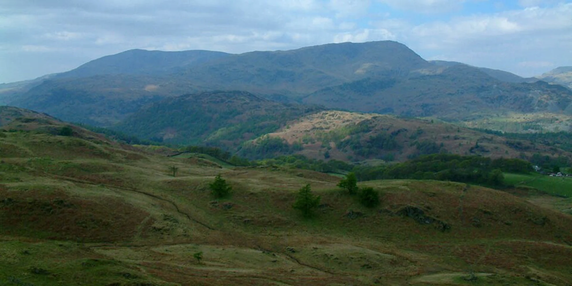 An image depicting the trail Tarn Hows, Holme Fell and Ivy Crag via Cumbria Way and its surrounding area.