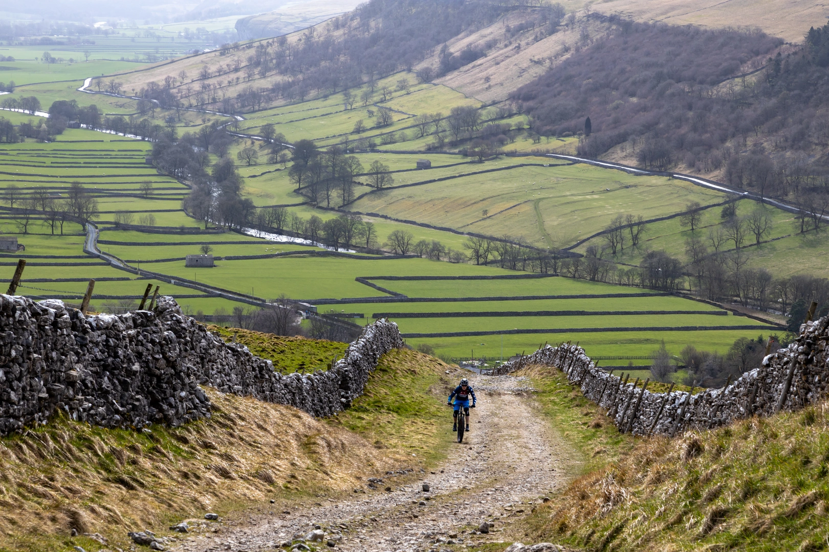 An image depicting the trail Kettlewell and Horton-in-Ribblesdale via Buckden Pike and Pen-y-ghent and its surrounding area.