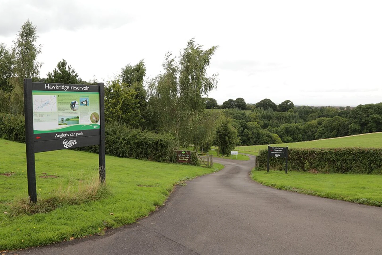 An image depicting the trail Hawkridge Reservoir Loop and its surrounding area.
