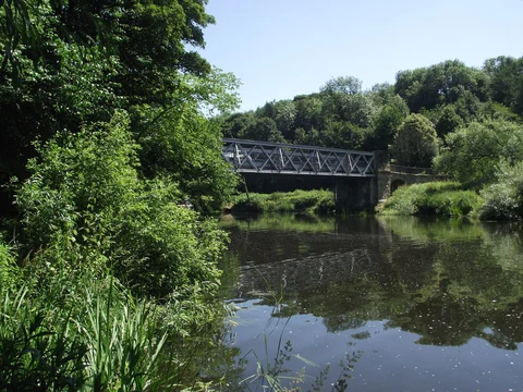 An image depicting the trail The Dell and River Don Loop Walk and its surrounding area.