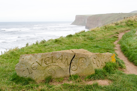An image depicting the trail Cleveland Way and its surrounding area.