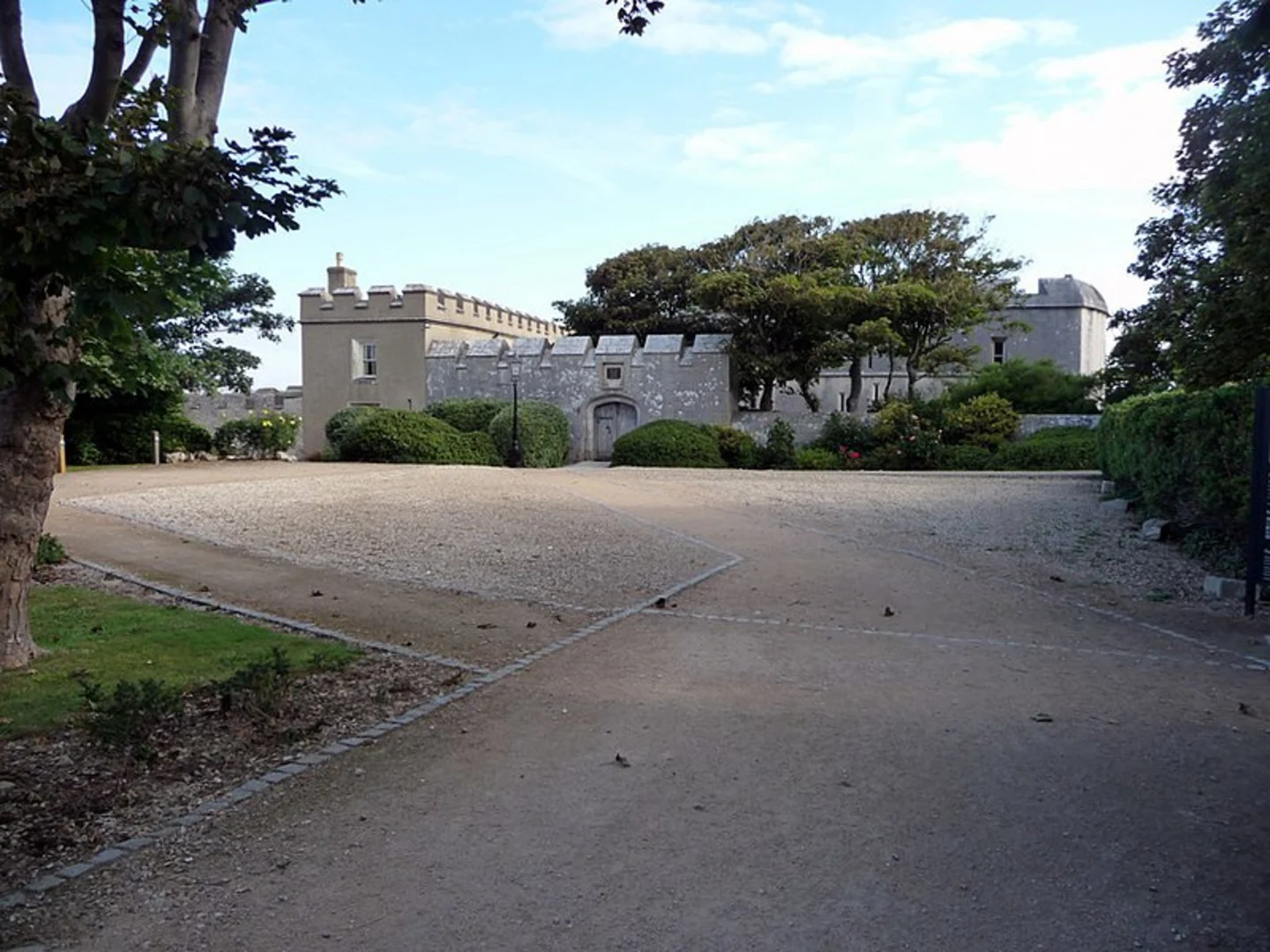An image depicting the trail Legacy Trail 6 - Around Verne Nature Reserve and West Weares Walk and its surrounding area.