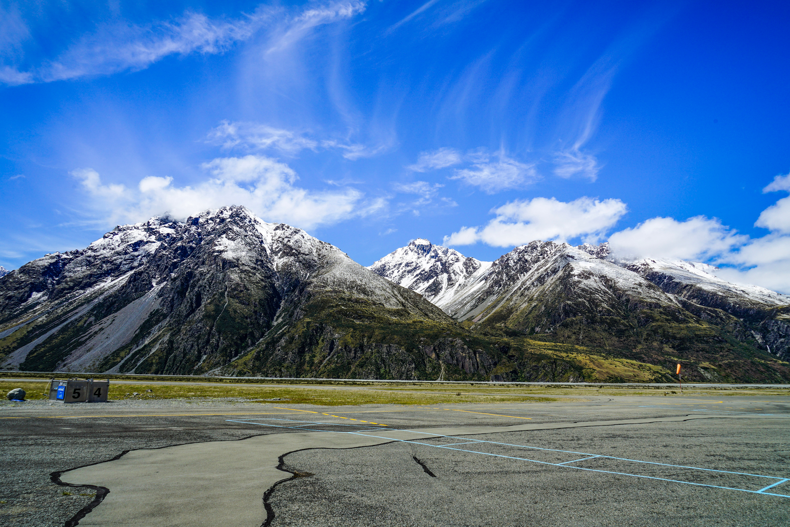 An image depicting the trail Tasman River Track and its surrounding area.