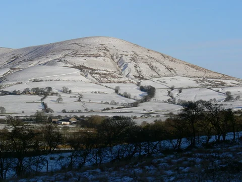 An image depicting the trail Parlick and Fair Snape Fell and its surrounding area.