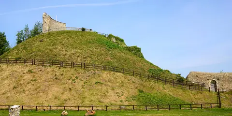 An image depicting the trail Chelmsford to Clare Walk and its surrounding area.
