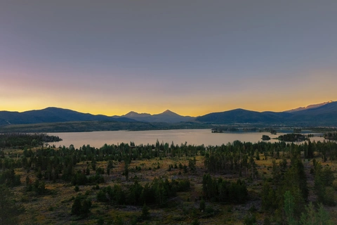 An image depicting the trail Ptarmigan Pass via Ptarmigan Trail and its surrounding area.