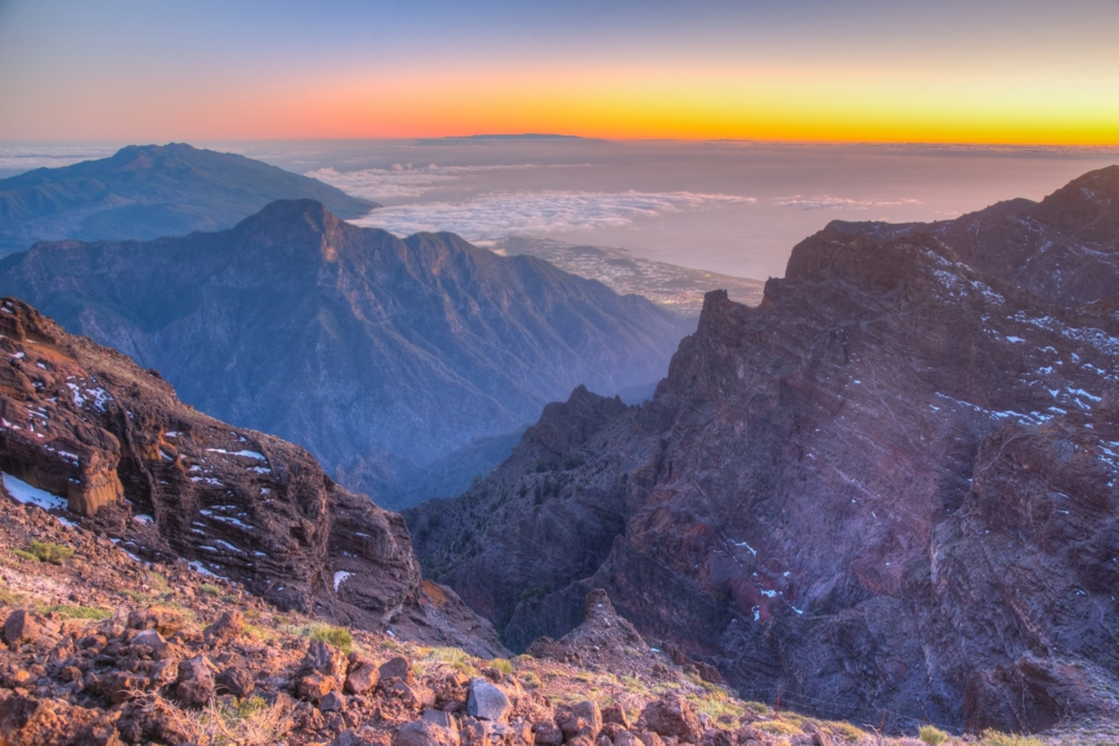 An image depicting the trail Los Brecitos Trail and its surrounding area.