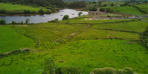 An image depicting the trail Burrishoole Loop - Tiernaur Knockbreaga Loop and its surrounding area.