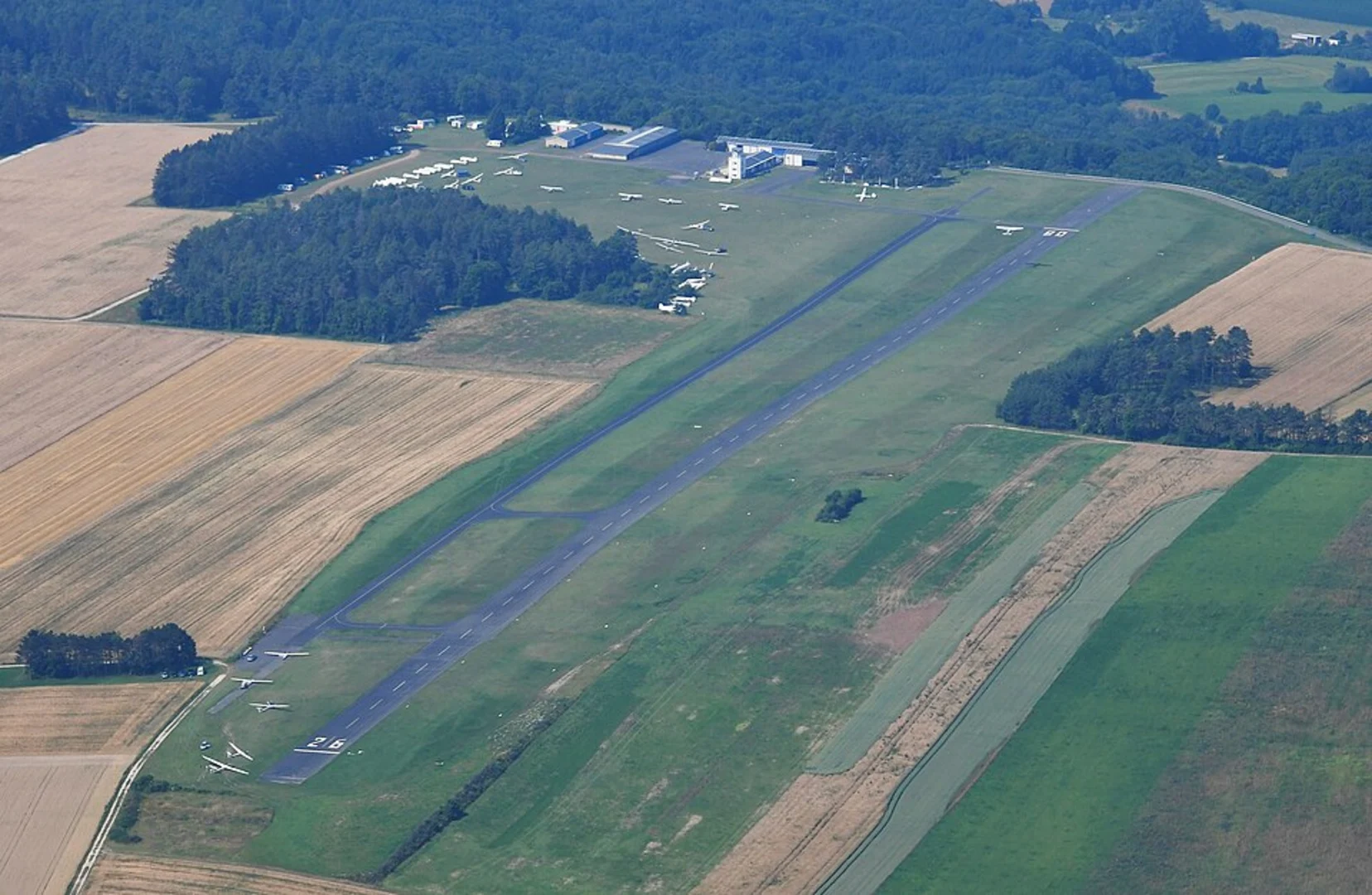 An image depicting the trail Grosser Rundweg Burg Feuerstein and its surrounding area.