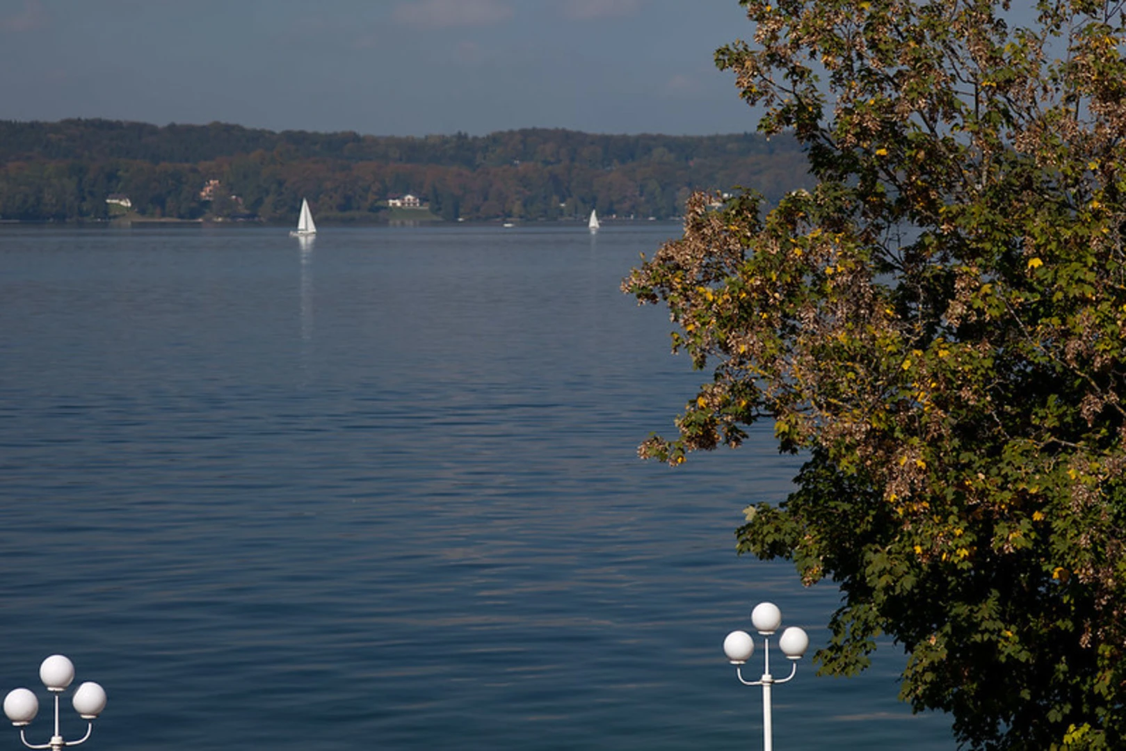 An image depicting the trail Koenig Ludwig Weg Loop and its surrounding area.