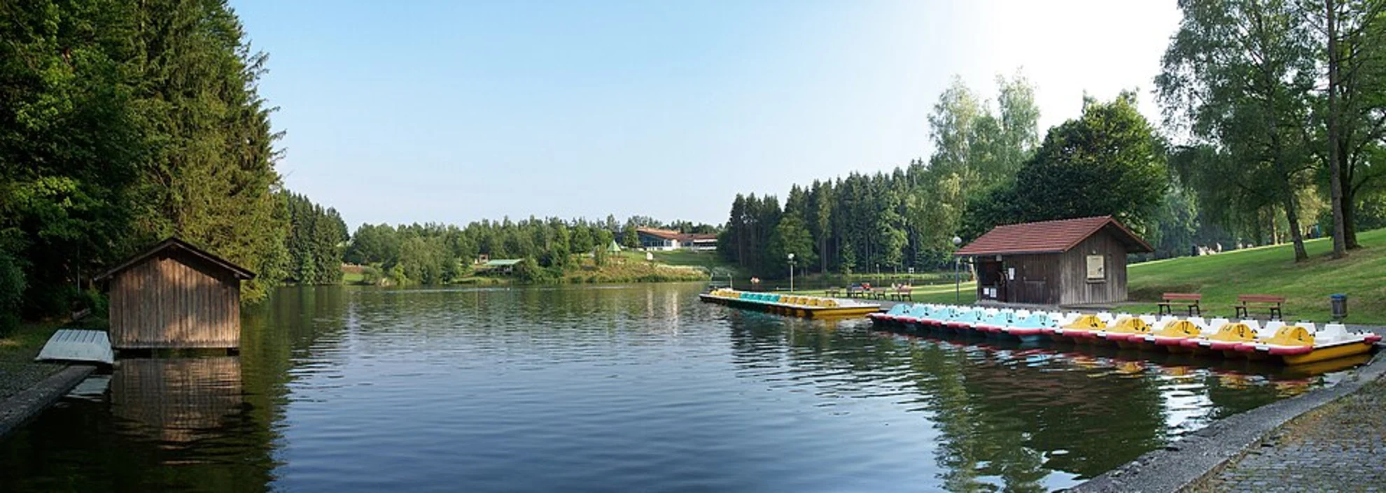An image depicting the trail Eging am See Loop and its surrounding area.