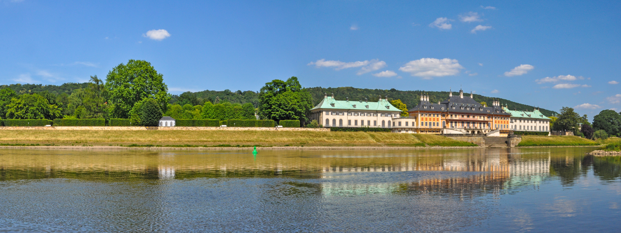 An image depicting the trail Sächsischer Weinwanderweg and its surrounding area.
