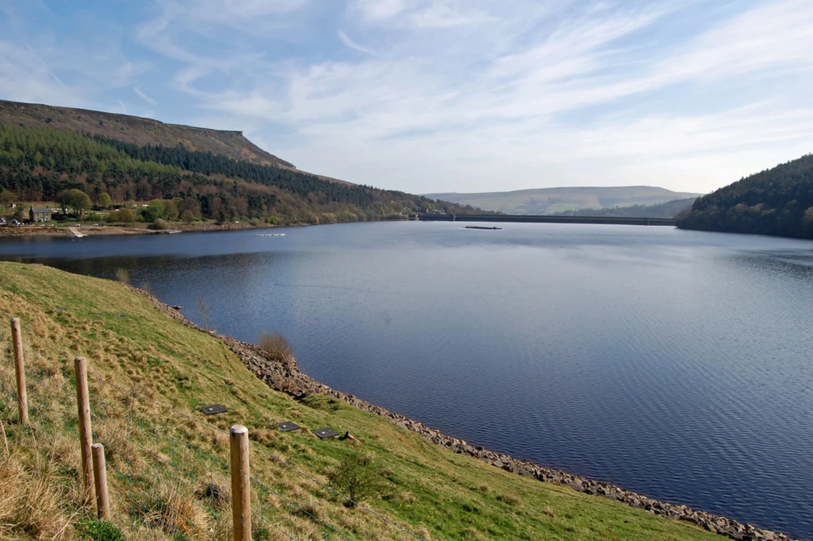 An image depicting the trail Ladybower Reservoir, Wooler Knoll and Haggwater Bridge Loop and its surrounding area.