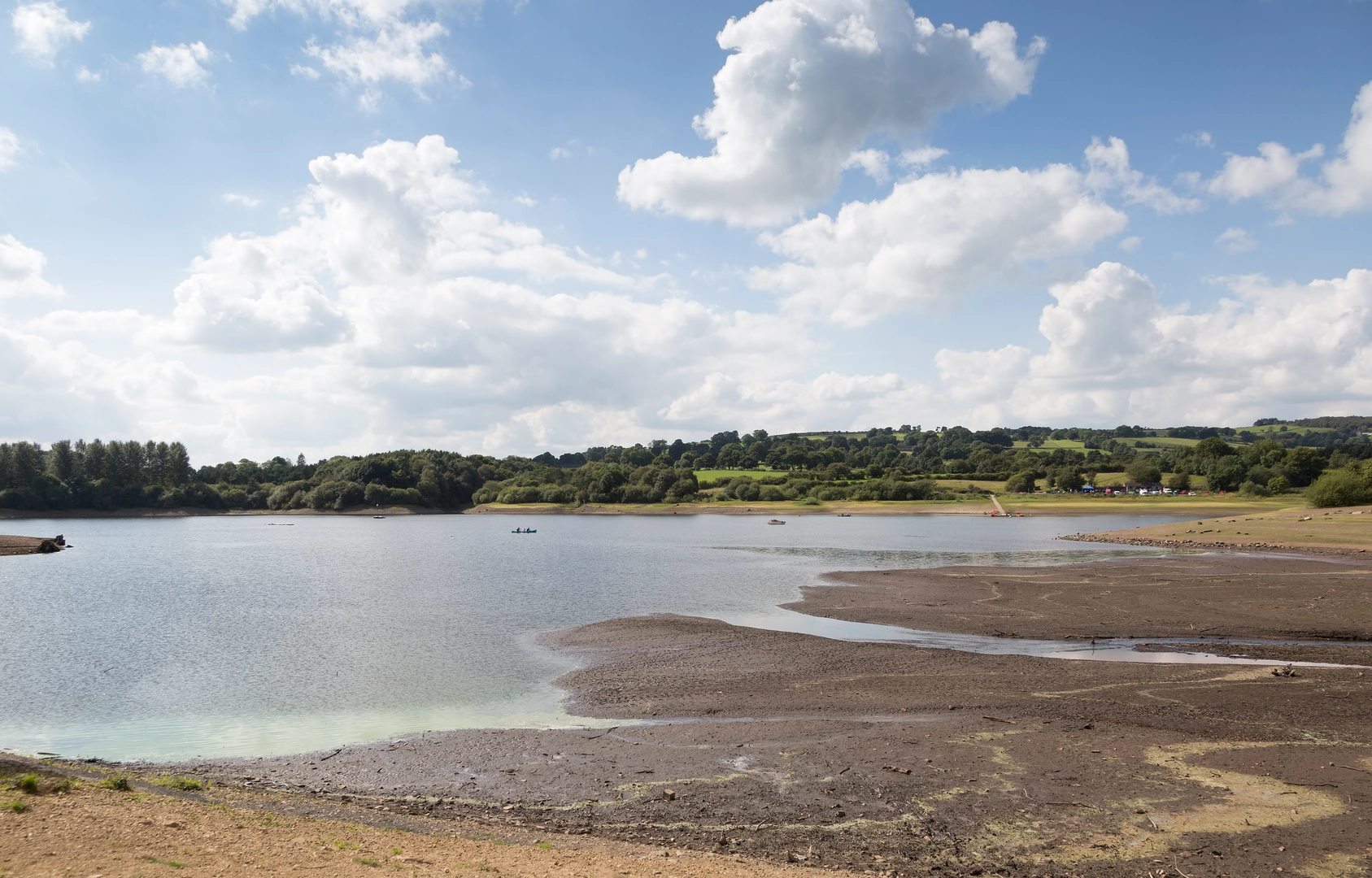 An image depicting the trail The Roaches and Hen Cloud from Tittesworth Reservoir and its surrounding area.