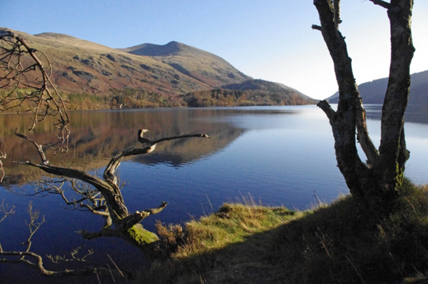 An image depicting the trail Ullscarf Walk via Thirlmere and its surrounding area.