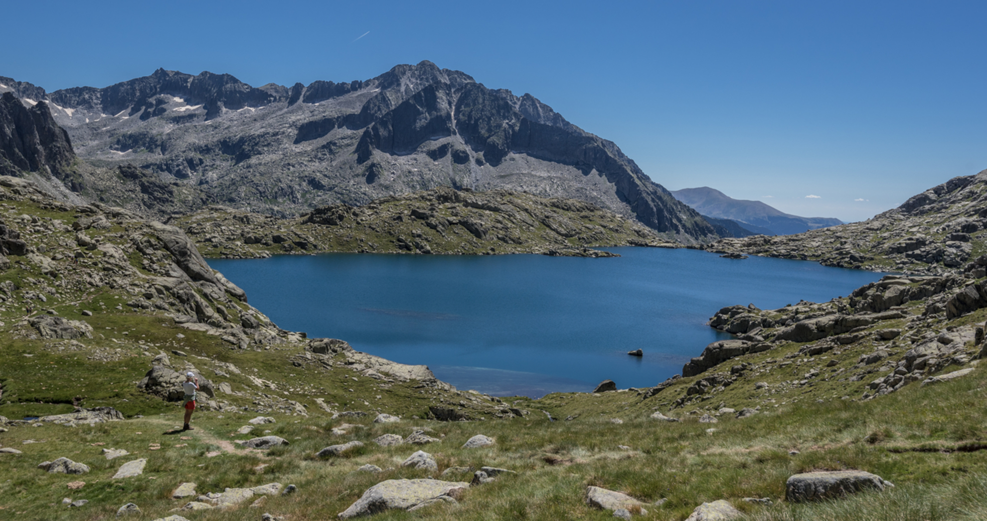 An image depicting the trail Refugio de Restanca – Montardo Loop from Arties and its surrounding area.