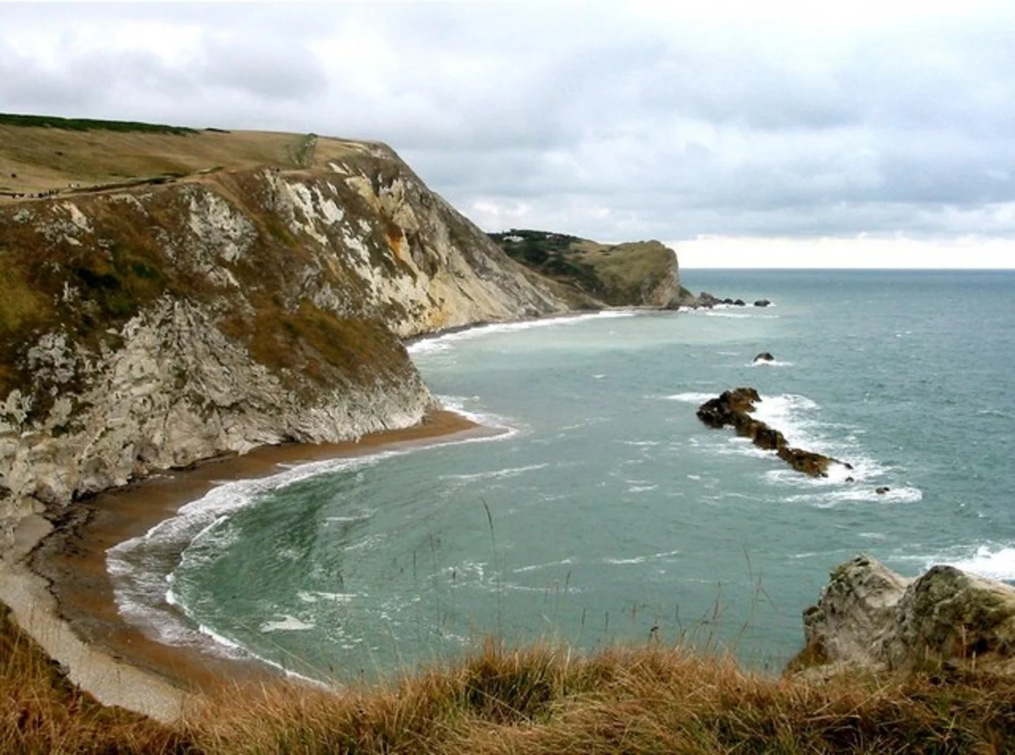 An image depicting the trail Man o' War Cove Walk and its surrounding area.