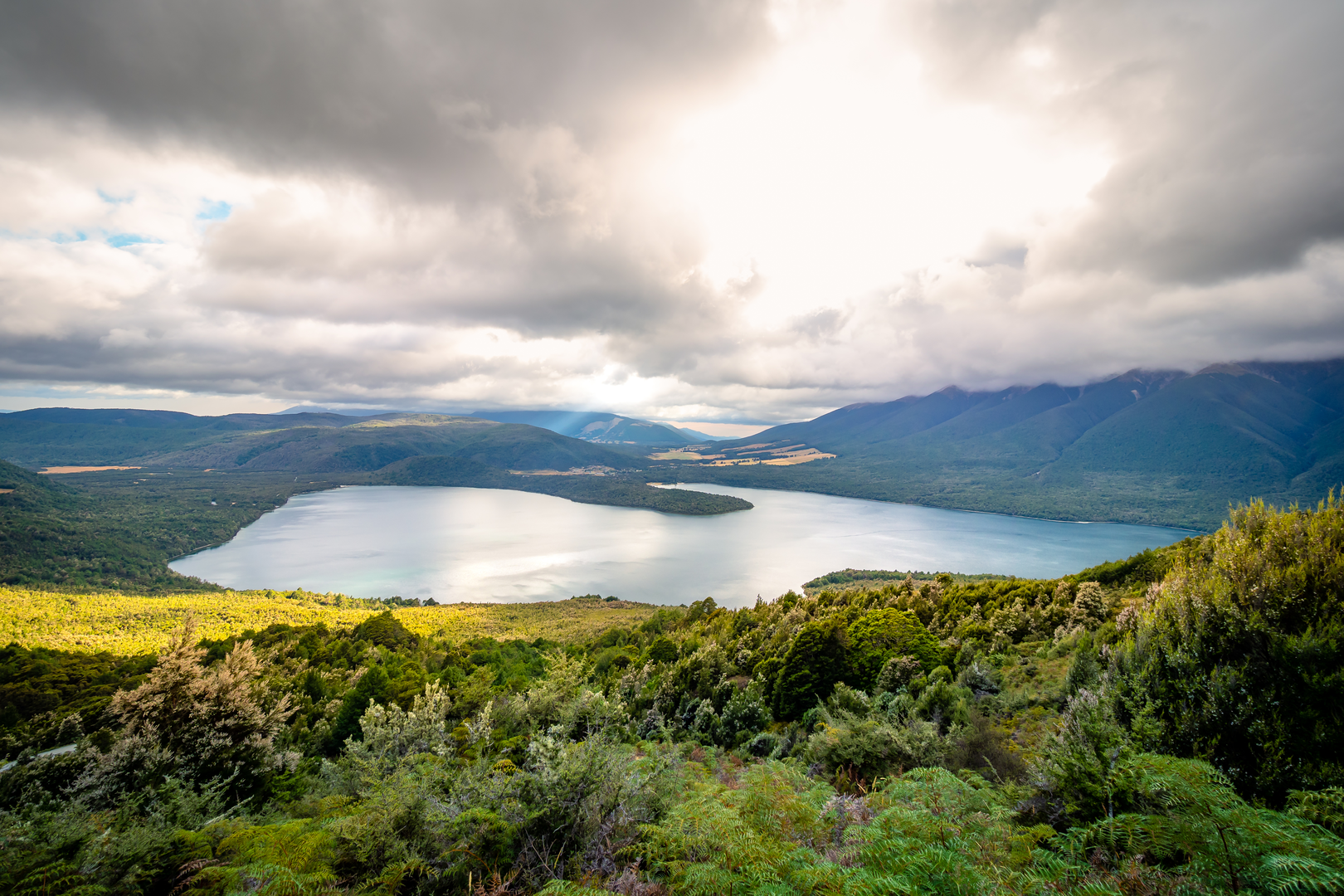 An image depicting the trail Mount Robert Circuit and its surrounding area.
