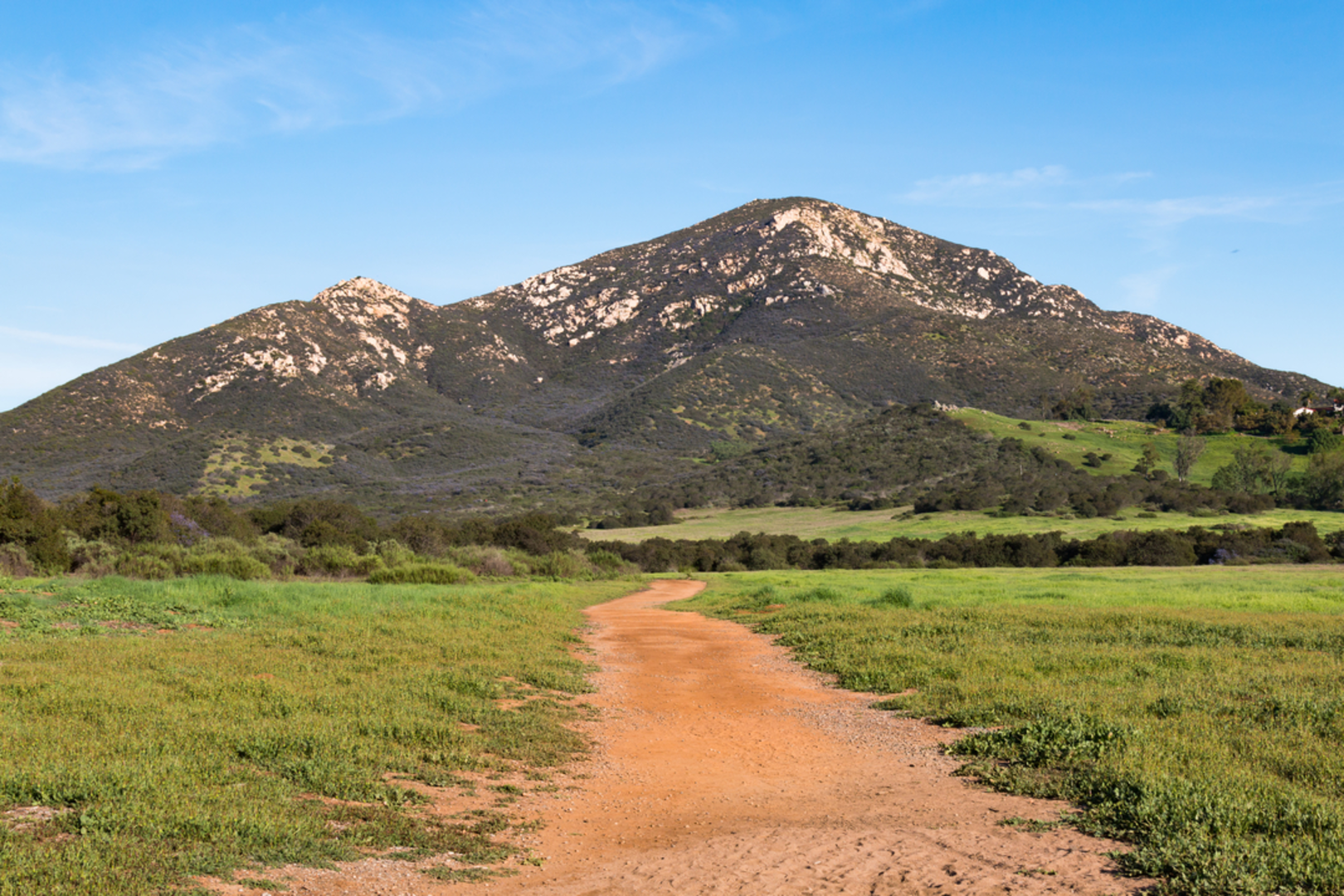 An image depicting the trail Iron Mountain Peak Trail and its surrounding area.