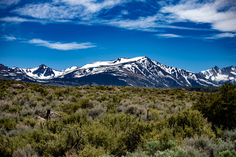 An image depicting the trail Stuart Fork to Sapphire Lake Trail and its surrounding area.