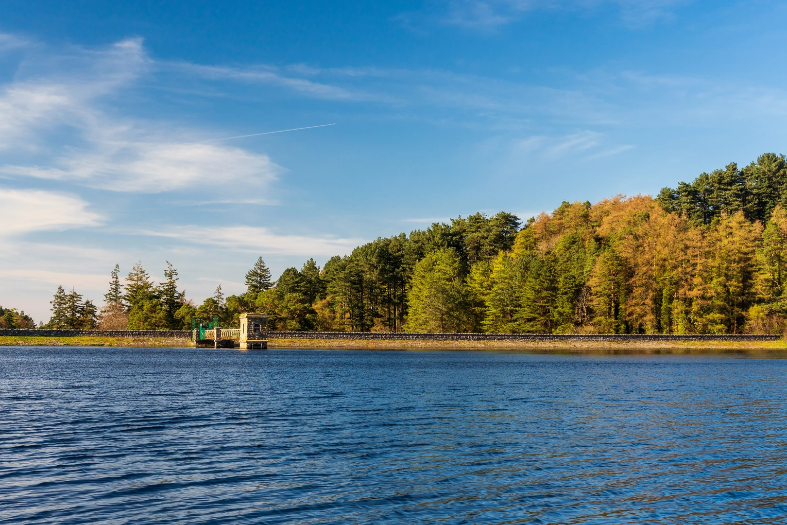 An image depicting the trail Bohernabreena Reservoir Loop and its surrounding area.