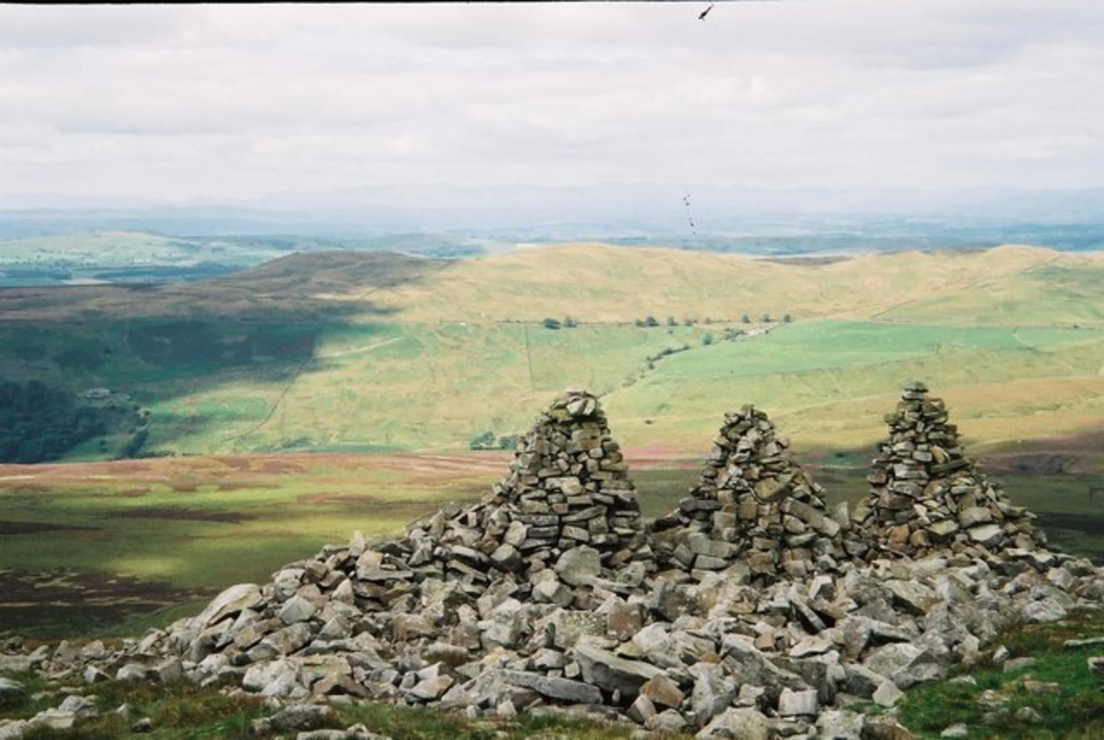 An image depicting the trail Leck - Ease Gill - Crag Hill - Great Coum and Gragareth and its surrounding area.