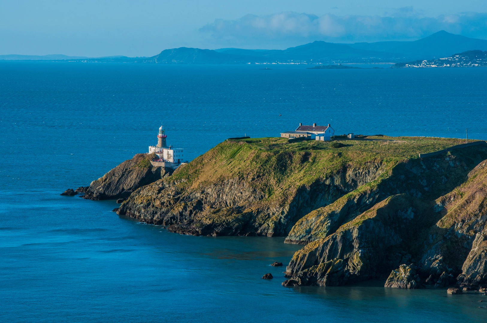 An image depicting the trail Howth Loop Trail and its surrounding area.