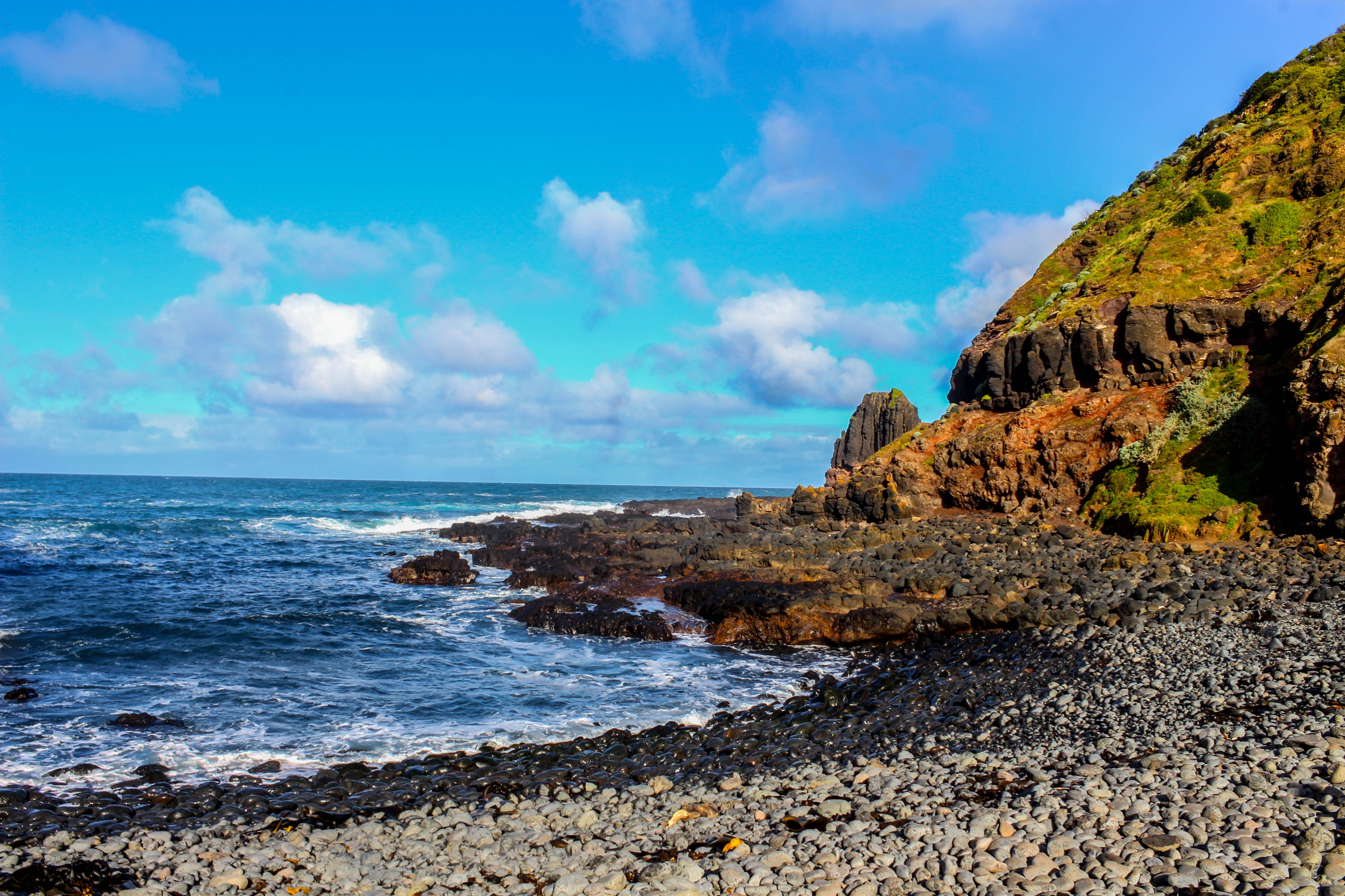 An image depicting the trail Mornington Peninsula National Park and its surrounding area.