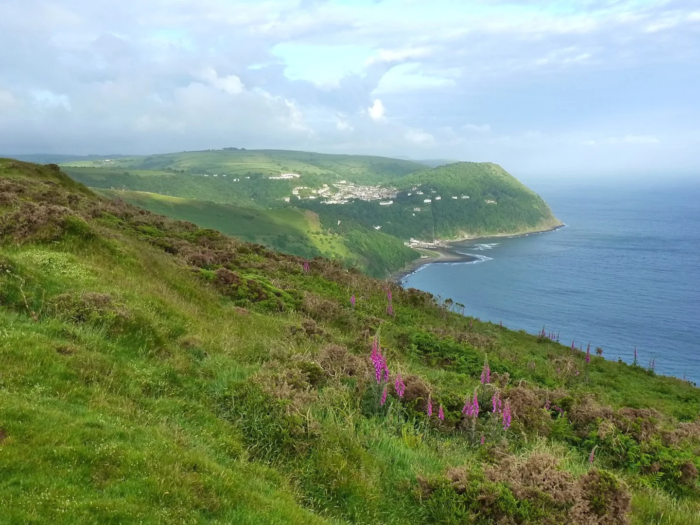 An image depicting the trail Countisbury Hill Walk and its surrounding area.