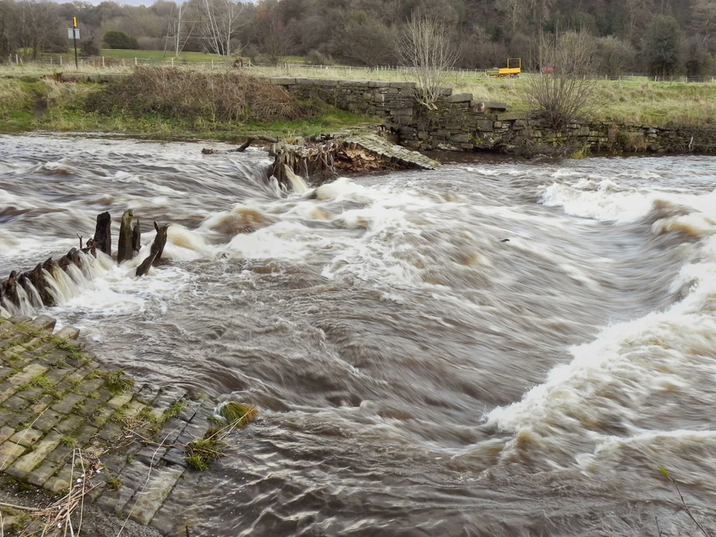 An image depicting the trail River Goyt via Midshires Way and its surrounding area.