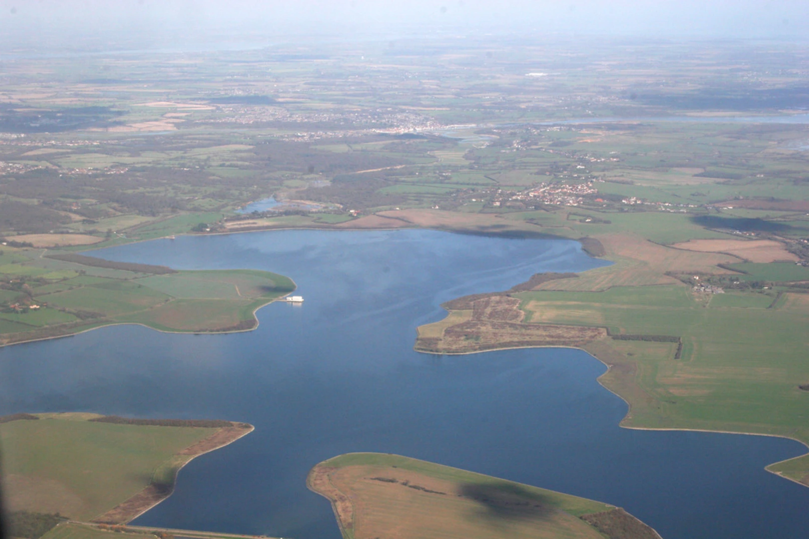 An image depicting the trail Abberton Reservoir Loop and its surrounding area.